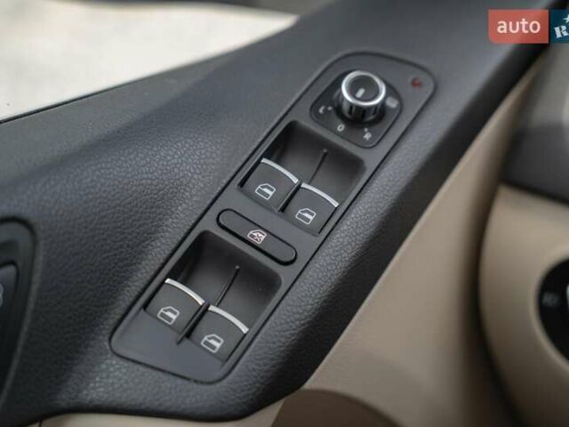 Бежевый Фольксваген Тигуан, объемом двигателя 1.98 л и пробегом 197 тыс. км за 12300 $, фото 13 на Automoto.ua