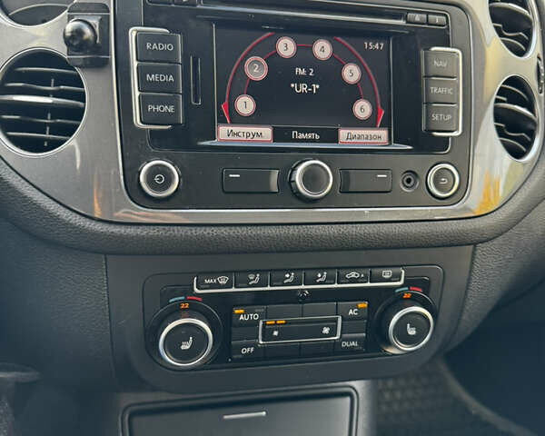 Бежевый Фольксваген Тигуан, объемом двигателя 1.97 л и пробегом 208 тыс. км за 12800 $, фото 1 на Automoto.ua