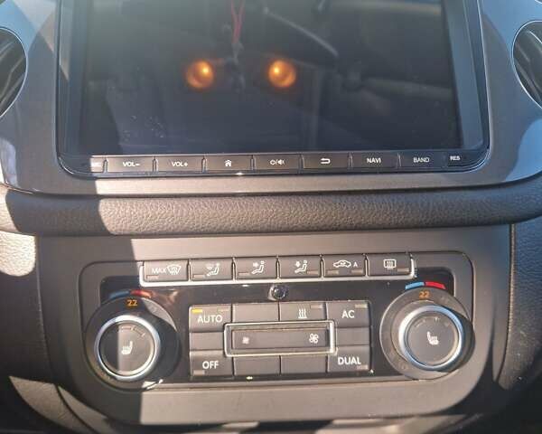 Бежевый Фольксваген Тигуан, объемом двигателя 1.97 л и пробегом 122 тыс. км за 14000 $, фото 13 на Automoto.ua