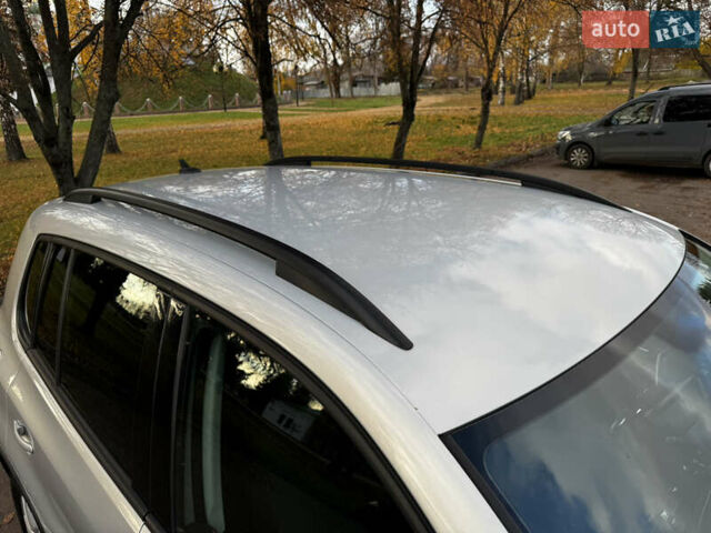 Бежевый Фольксваген Тигуан, объемом двигателя 1.97 л и пробегом 208 тыс. км за 12800 $, фото 31 на Automoto.ua