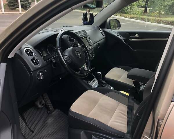 Бежевый Фольксваген Тигуан, объемом двигателя 2 л и пробегом 186 тыс. км за 16000 $, фото 3 на Automoto.ua