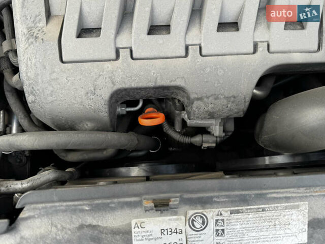 Бежевый Фольксваген Тигуан, объемом двигателя 1.97 л и пробегом 208 тыс. км за 12800 $, фото 2 на Automoto.ua