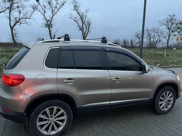 Бежевый Фольксваген Тигуан, объемом двигателя 2 л и пробегом 250 тыс. км за 9700 $, фото 3 на Automoto.ua