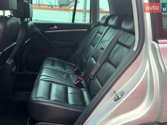 Бежевий Фольксваген Тігуан, об'ємом двигуна 1.99 л та пробігом 208 тис. км за 13990 $, фото 10 на Automoto.ua