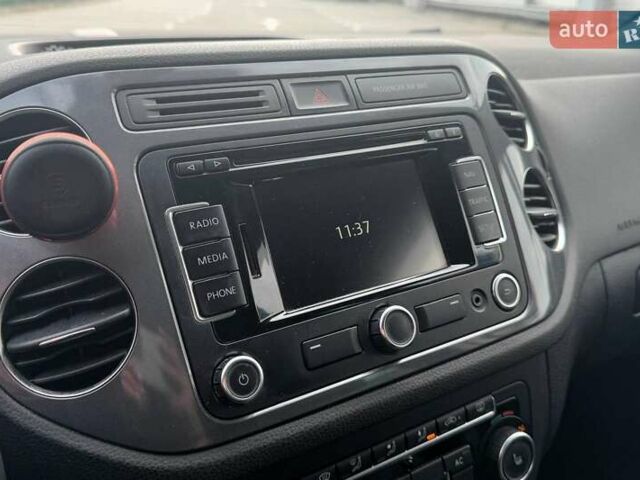 Бежевий Фольксваген Тігуан, об'ємом двигуна 1.99 л та пробігом 208 тис. км за 13990 $, фото 20 на Automoto.ua