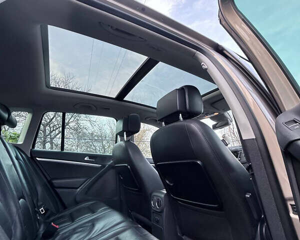 Бежевый Фольксваген Тигуан, объемом двигателя 1.97 л и пробегом 335 тыс. км за 16000 $, фото 19 на Automoto.ua