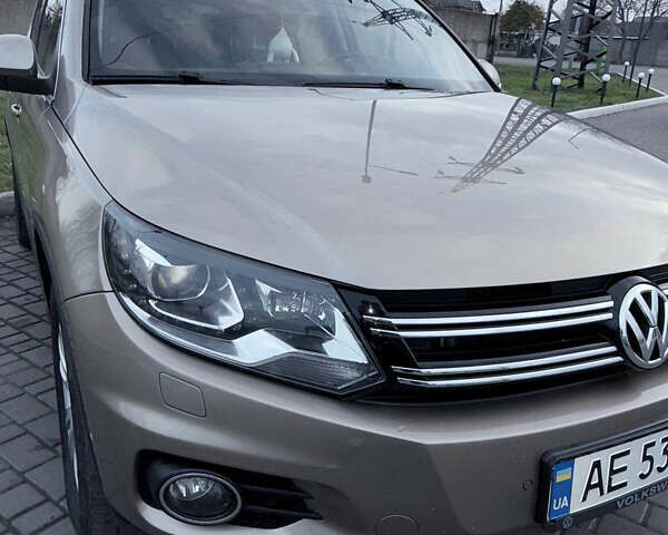 Бежевый Фольксваген Тигуан, объемом двигателя 1.97 л и пробегом 335 тыс. км за 16000 $, фото 3 на Automoto.ua