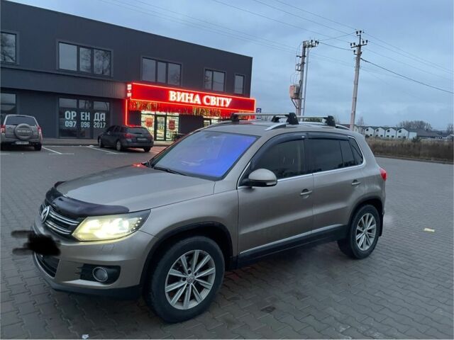 Бежевый Фольксваген Тигуан, объемом двигателя 2 л и пробегом 250 тыс. км за 9700 $, фото 1 на Automoto.ua