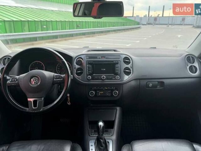 Бежевий Фольксваген Тігуан, об'ємом двигуна 1.99 л та пробігом 208 тис. км за 13990 $, фото 12 на Automoto.ua