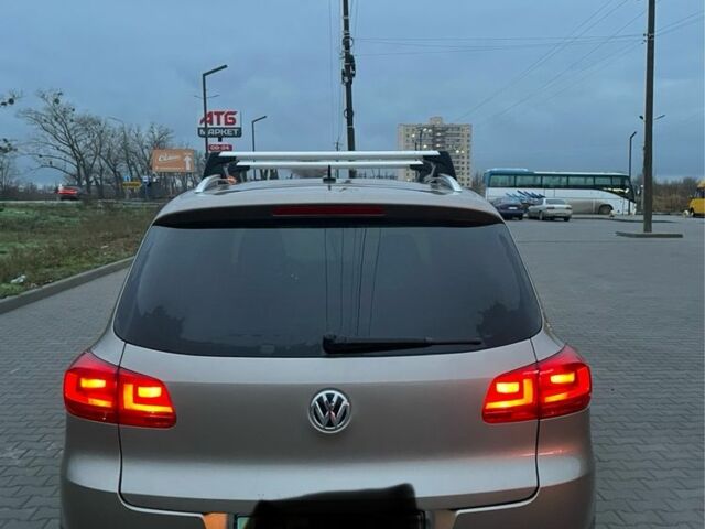 Бежевый Фольксваген Тигуан, объемом двигателя 2 л и пробегом 250 тыс. км за 9700 $, фото 2 на Automoto.ua