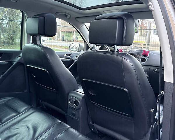 Бежевый Фольксваген Тигуан, объемом двигателя 1.97 л и пробегом 335 тыс. км за 16000 $, фото 21 на Automoto.ua