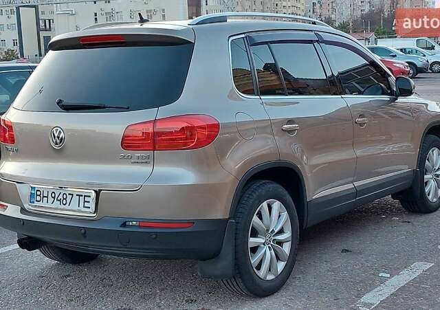 Бежевий Фольксваген Тігуан, об'ємом двигуна 1.97 л та пробігом 220 тис. км за 14900 $, фото 1 на Automoto.ua