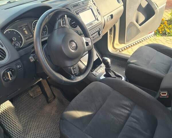 Бежевый Фольксваген Тигуан, объемом двигателя 1.97 л и пробегом 334 тыс. км за 13354 $, фото 15 на Automoto.ua