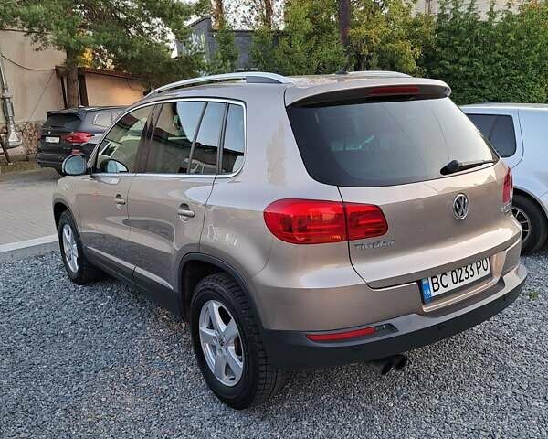 Бежевый Фольксваген Тигуан, объемом двигателя 1.97 л и пробегом 135 тыс. км за 15900 $, фото 3 на Automoto.ua