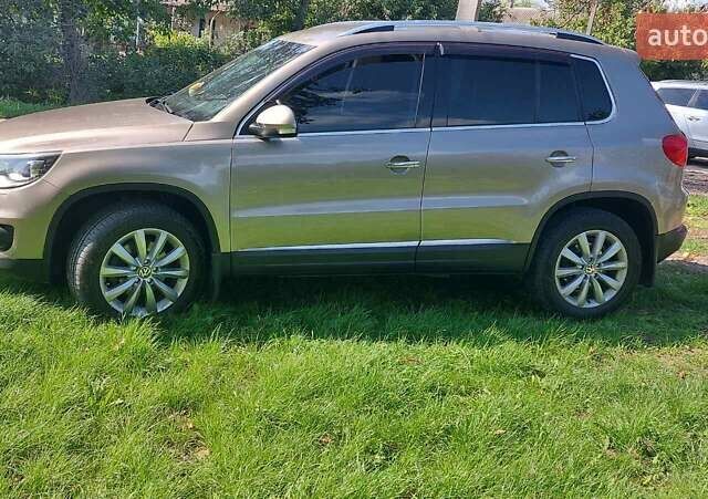Бежевий Фольксваген Тігуан, об'ємом двигуна 1.97 л та пробігом 220 тис. км за 14900 $, фото 4 на Automoto.ua