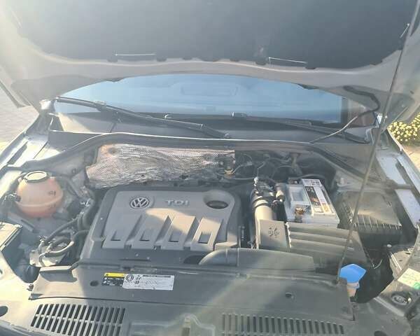 Бежевый Фольксваген Тигуан, объемом двигателя 1.97 л и пробегом 334 тыс. км за 13354 $, фото 4 на Automoto.ua