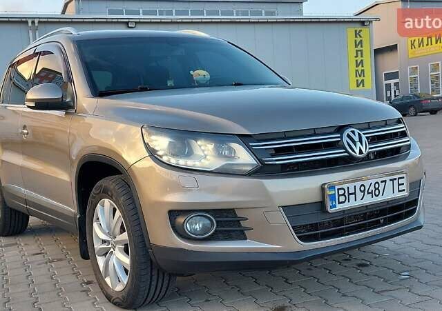Бежевий Фольксваген Тігуан, об'ємом двигуна 1.97 л та пробігом 220 тис. км за 14900 $, фото 5 на Automoto.ua