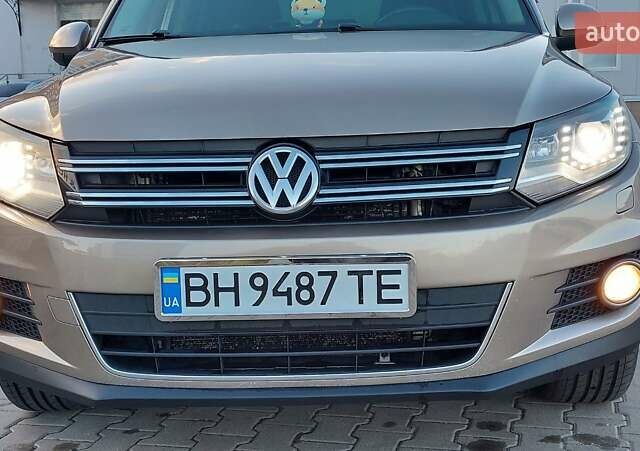 Бежевий Фольксваген Тігуан, об'ємом двигуна 1.97 л та пробігом 220 тис. км за 14900 $, фото 16 на Automoto.ua
