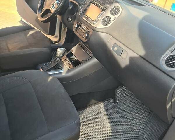 Бежевый Фольксваген Тигуан, объемом двигателя 1.97 л и пробегом 334 тыс. км за 13354 $, фото 12 на Automoto.ua