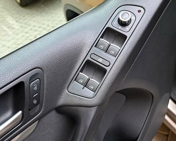 Бежевый Фольксваген Тигуан, объемом двигателя 1.97 л и пробегом 135 тыс. км за 15900 $, фото 8 на Automoto.ua