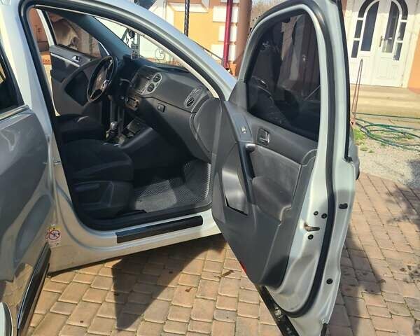 Бежевый Фольксваген Тигуан, объемом двигателя 1.97 л и пробегом 334 тыс. км за 13354 $, фото 10 на Automoto.ua