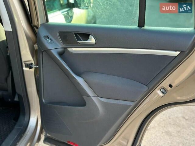 Бежевый Фольксваген Тигуан, объемом двигателя 2 л и пробегом 130 тыс. км за 17940 $, фото 44 на Automoto.ua