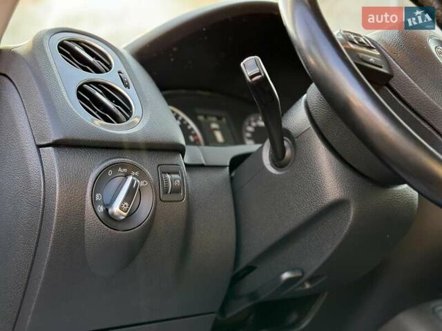 Бежевый Фольксваген Тигуан, объемом двигателя 2 л и пробегом 130 тыс. км за 17940 $, фото 26 на Automoto.ua