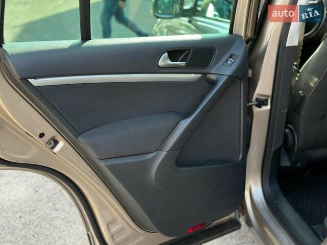 Бежевый Фольксваген Тигуан, объемом двигателя 2 л и пробегом 130 тыс. км за 17940 $, фото 18 на Automoto.ua