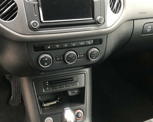 Фольксваген Тігуан 2015 у Тернополі на Automoto.ua Бежевий Фольксваген Тігуан, об'ємом двигуна 1.97 л та пробігом 84 тис. км за 22100 $, фото 20 на Automoto.ua