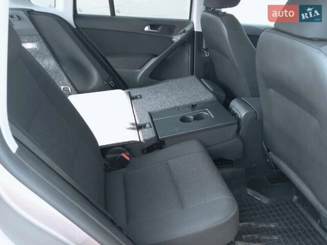 Бежевый Фольксваген Тигуан, объемом двигателя 1.39 л и пробегом 99 тыс. км за 16950 $, фото 82 на Automoto.ua