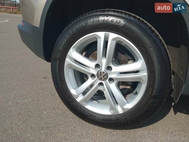 Бежевый Фольксваген Тигуан, объемом двигателя 1.39 л и пробегом 99 тыс. км за 16950 $, фото 95 на Automoto.ua