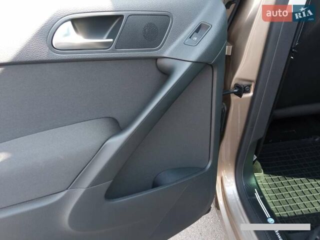 Бежевый Фольксваген Тигуан, объемом двигателя 1.39 л и пробегом 99 тыс. км за 16950 $, фото 64 на Automoto.ua