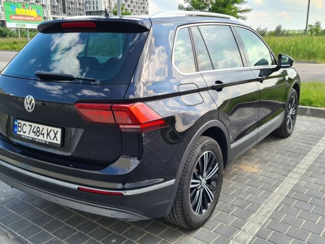 Черный Фольксваген Тигуан, объемом двигателя 0 л и пробегом 224 тыс. км за 23000 $, фото 3 на Automoto.ua