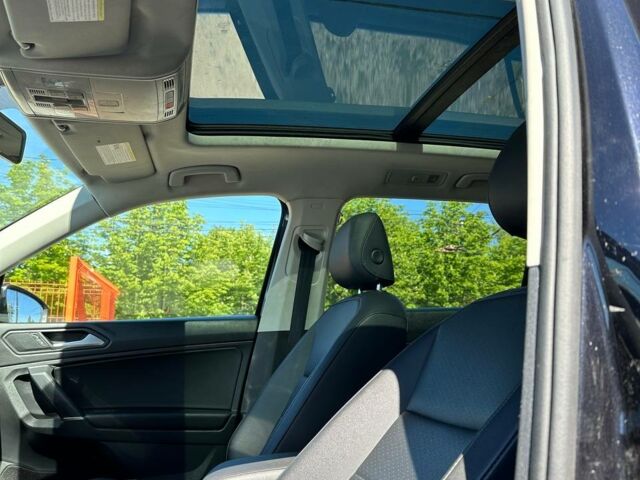 Черный Фольксваген Тигуан, объемом двигателя 2 л и пробегом 49 тыс. км за 21990 $, фото 6 на Automoto.ua