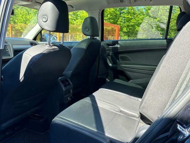 Черный Фольксваген Тигуан, объемом двигателя 2 л и пробегом 49 тыс. км за 21990 $, фото 5 на Automoto.ua