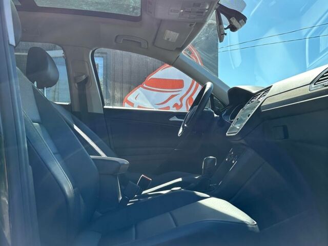 Черный Фольксваген Тигуан, объемом двигателя 2 л и пробегом 49 тыс. км за 21990 $, фото 16 на Automoto.ua