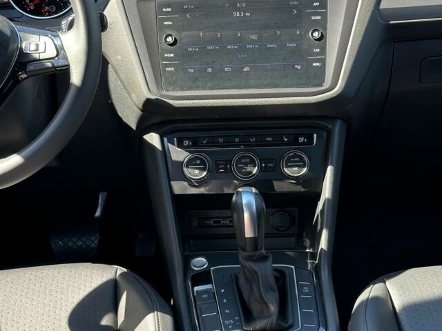 Черный Фольксваген Тигуан, объемом двигателя 2 л и пробегом 49 тыс. км за 21990 $, фото 8 на Automoto.ua