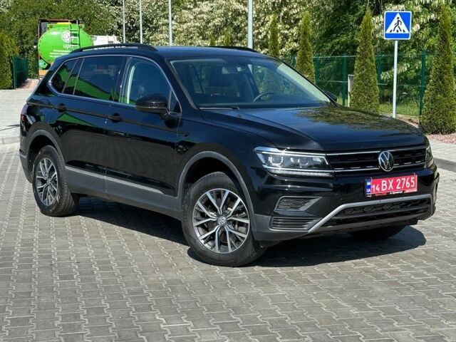 Черный Фольксваген Тигуан, объемом двигателя 2 л и пробегом 49 тыс. км за 21990 $, фото 22 на Automoto.ua