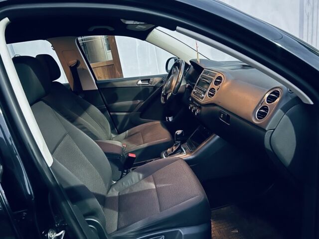 Черный Фольксваген Тигуан, объемом двигателя 2 л и пробегом 185 тыс. км за 9999 $, фото 6 на Automoto.ua