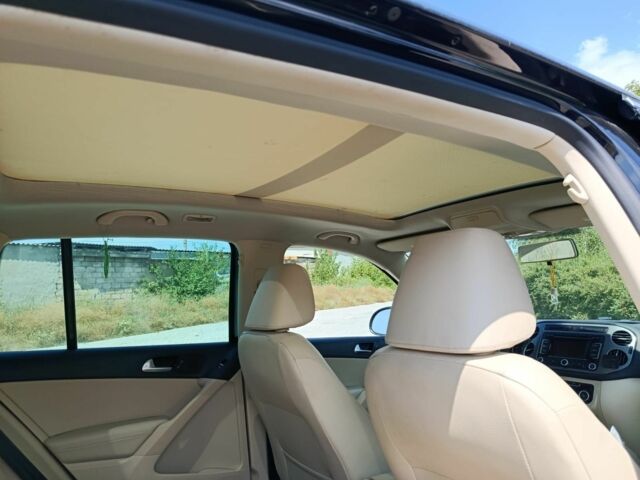 Черный Фольксваген Тигуан, объемом двигателя 2 л и пробегом 179 тыс. км за 11700 $, фото 10 на Automoto.ua