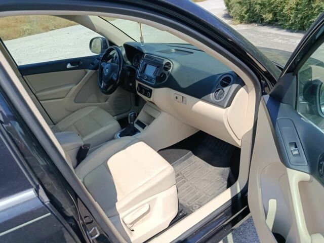 Черный Фольксваген Тигуан, объемом двигателя 2 л и пробегом 179 тыс. км за 11700 $, фото 11 на Automoto.ua