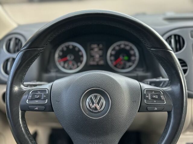 Черный Фольксваген Тигуан, объемом двигателя 2 л и пробегом 107 тыс. км за 13600 $, фото 15 на Automoto.ua