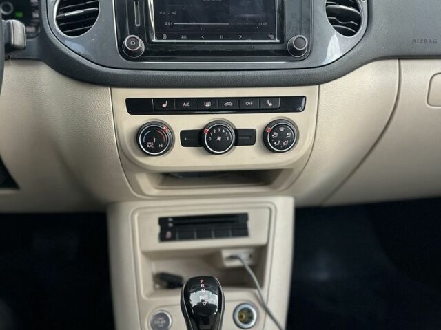 Черный Фольксваген Тигуан, объемом двигателя 2 л и пробегом 107 тыс. км за 13600 $, фото 17 на Automoto.ua