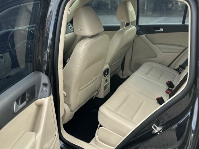 Черный Фольксваген Тигуан, объемом двигателя 2 л и пробегом 107 тыс. км за 13600 $, фото 14 на Automoto.ua