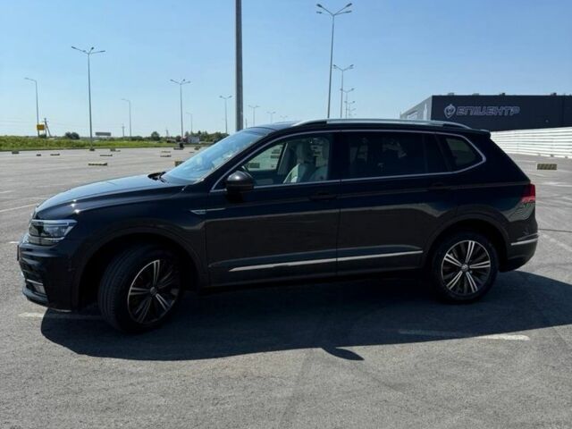 Черный Фольксваген Тигуан, объемом двигателя 2 л и пробегом 160 тыс. км за 24200 $, фото 3 на Automoto.ua