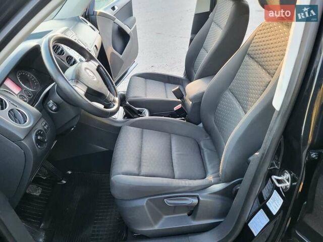 Черный Фольксваген Тигуан, объемом двигателя 1.97 л и пробегом 290 тыс. км за 9899 $, фото 103 на Automoto.ua