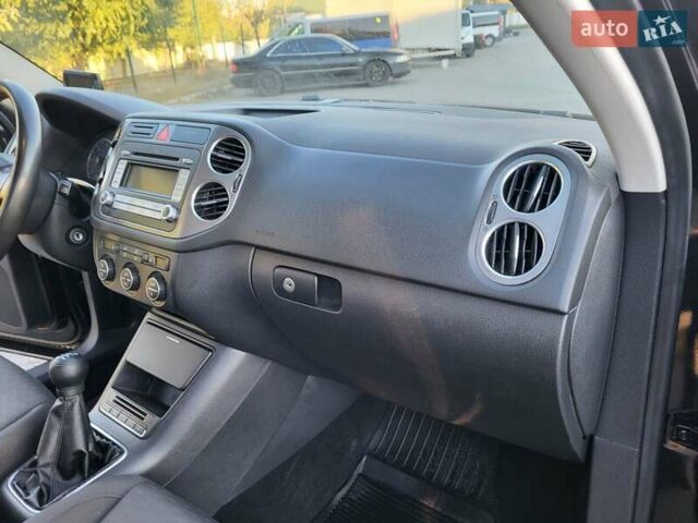 Черный Фольксваген Тигуан, объемом двигателя 1.97 л и пробегом 290 тыс. км за 9899 $, фото 135 на Automoto.ua