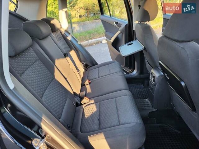 Черный Фольксваген Тигуан, объемом двигателя 1.97 л и пробегом 290 тыс. км за 9899 $, фото 124 на Automoto.ua