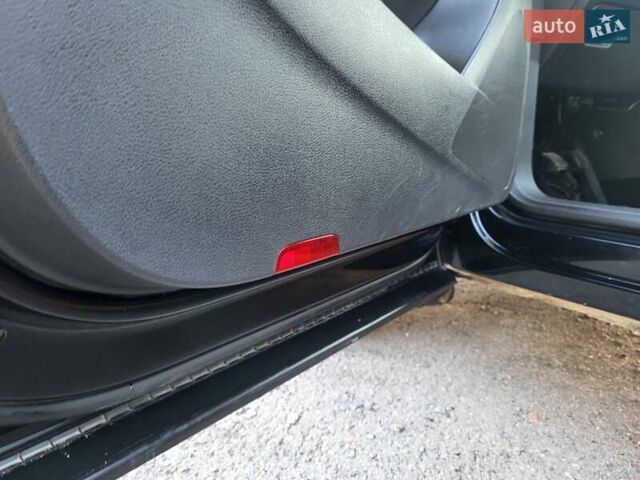 Черный Фольксваген Тигуан, объемом двигателя 1.97 л и пробегом 290 тыс. км за 9899 $, фото 142 на Automoto.ua