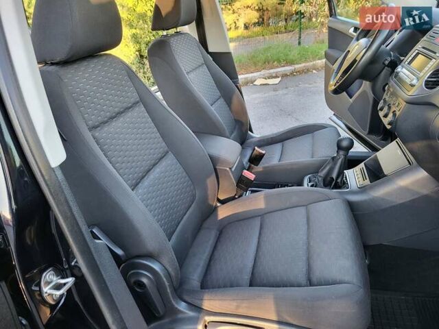 Черный Фольксваген Тигуан, объемом двигателя 1.97 л и пробегом 290 тыс. км за 9899 $, фото 133 на Automoto.ua